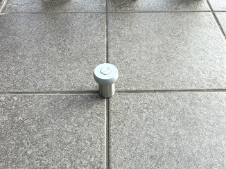 小工事 玄関ドアの開きすぎを防ぐドアストッパー